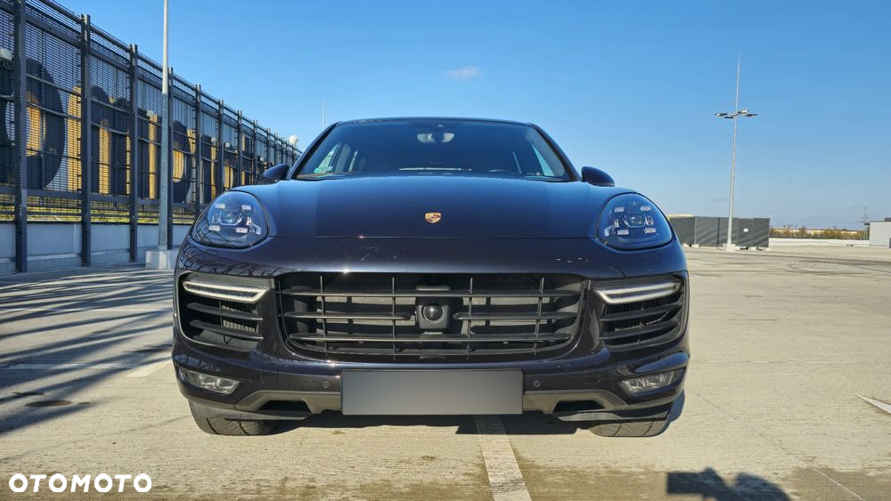 Porsche Cayenne Turbo - 11
