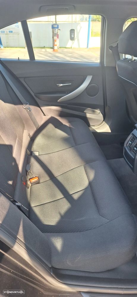 BMW 316 i Luxury Line - 10