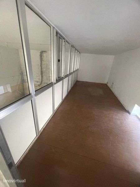 Aluga-se armazém em Mesão Frio, Guimarães (150m2) - Grande imagem: 5/8