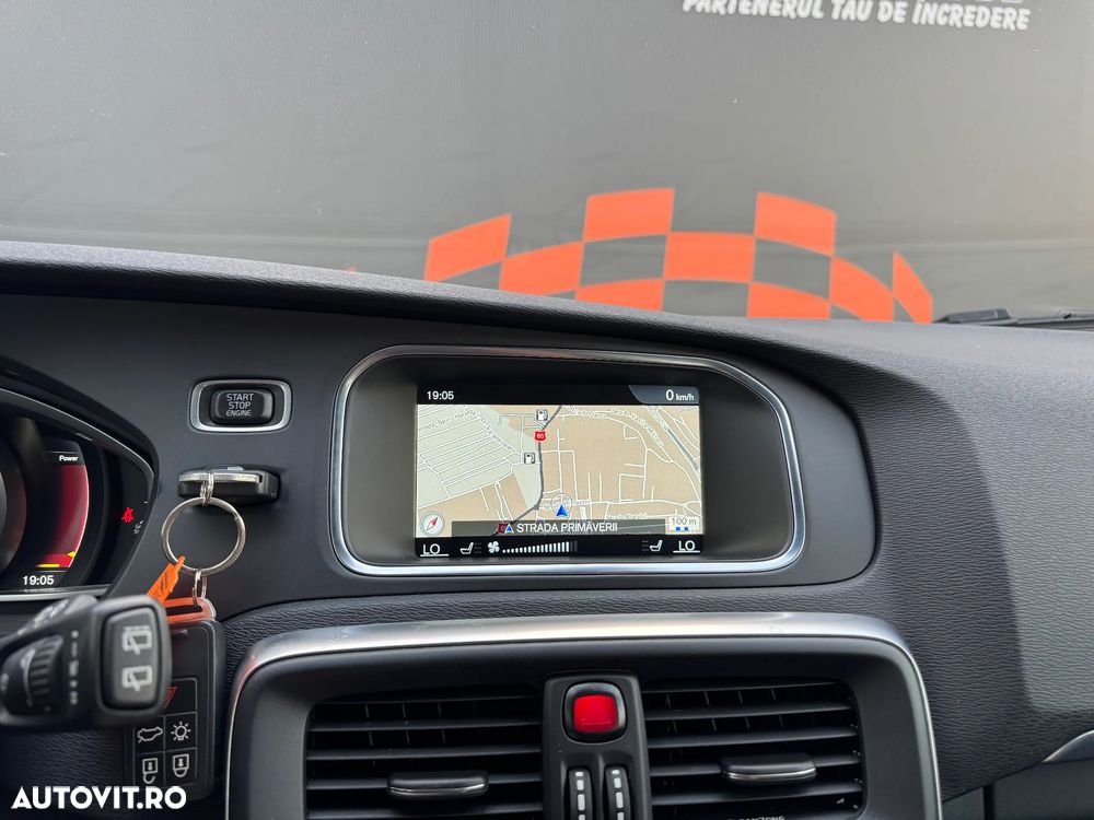 Volvo V40 D2 Momentum - 16