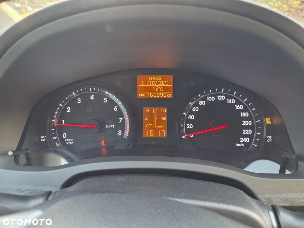 Toyota Avensis 2012
