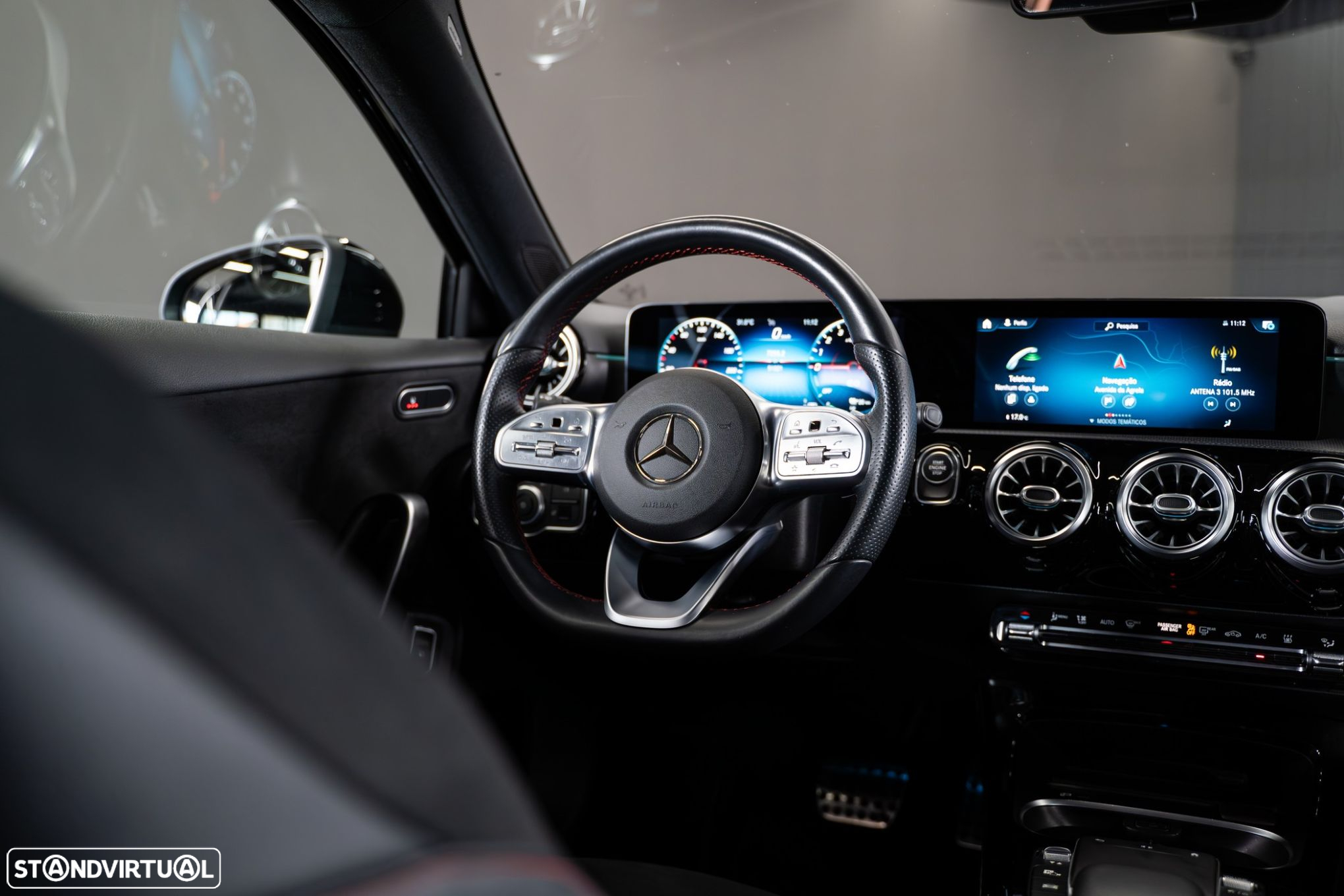 Mercedes-Benz A 250 Limousine e AMG Line - 36