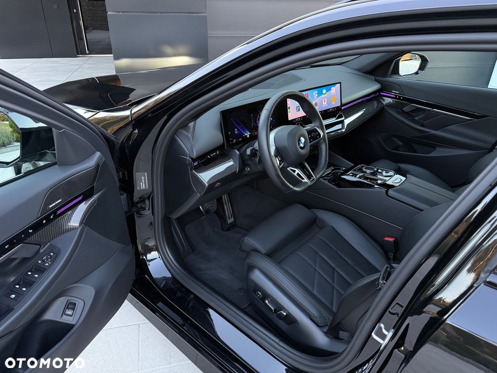 BMW Seria 5 520d xDrive Touring - 14