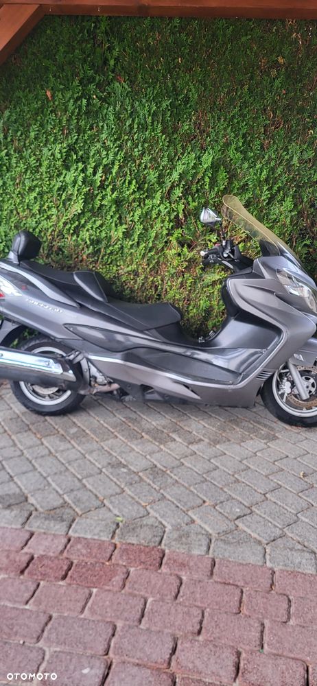 Suzuki Burgman - 7