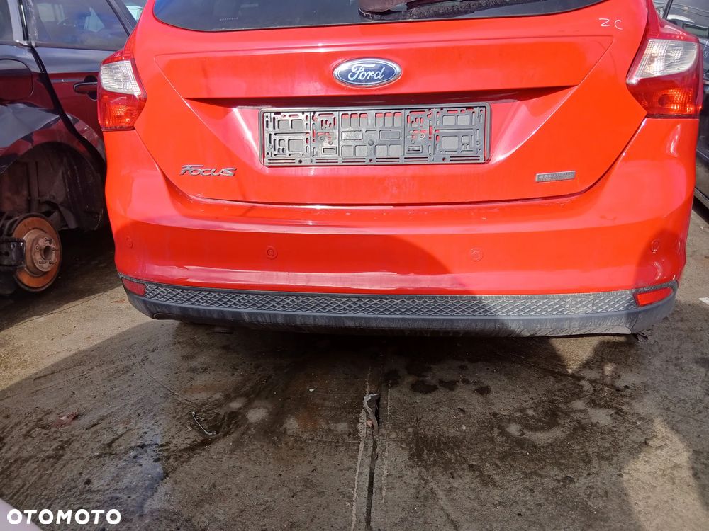 Ford Focus Mk3 HB Klapa Zderzak Tył Tylni Kolor ZC Czerwony - 1