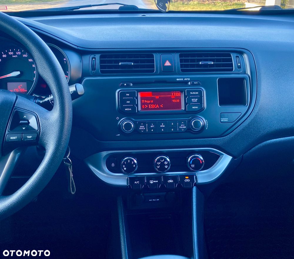 Kia Rio 1.2 Attract - 18