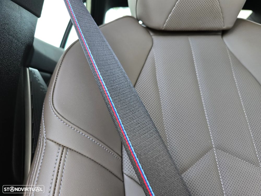 BMW 530 e Pack Desportivo M Pro - 35