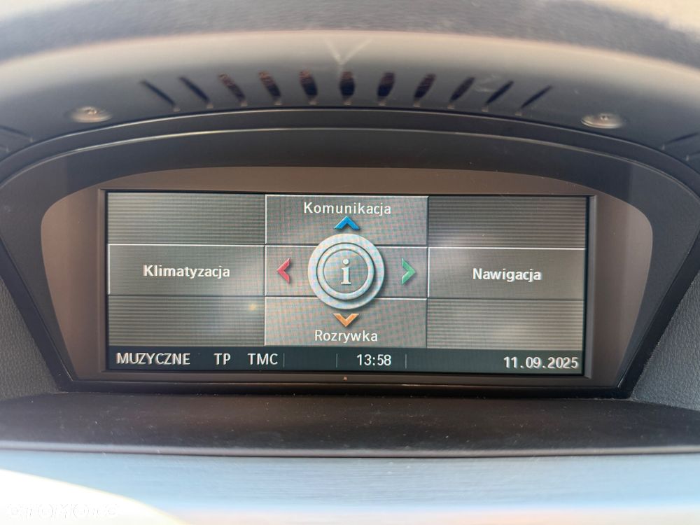 BMW Seria 3 325i Touring - 23