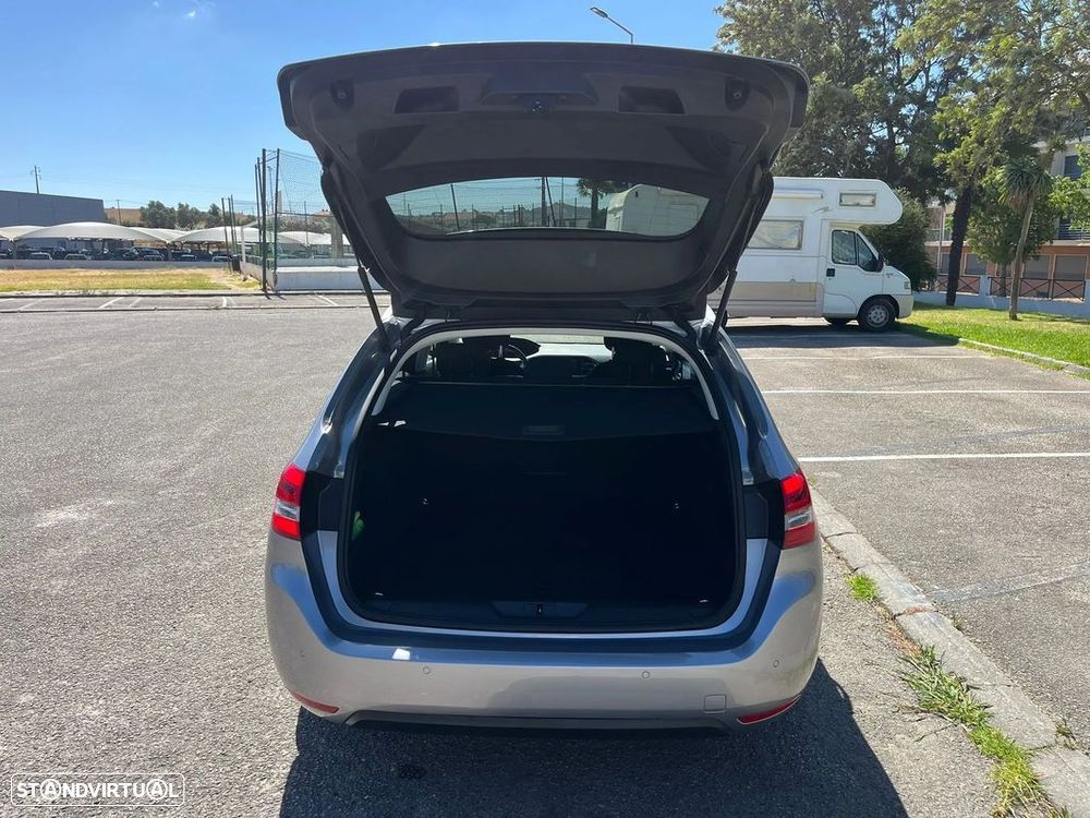 Peugeot 308 SW 1.5 BlueHDi Style J17 - 18