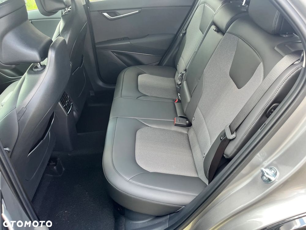 Kia Niro 1.6 GDI Hybrid Business Line - 31