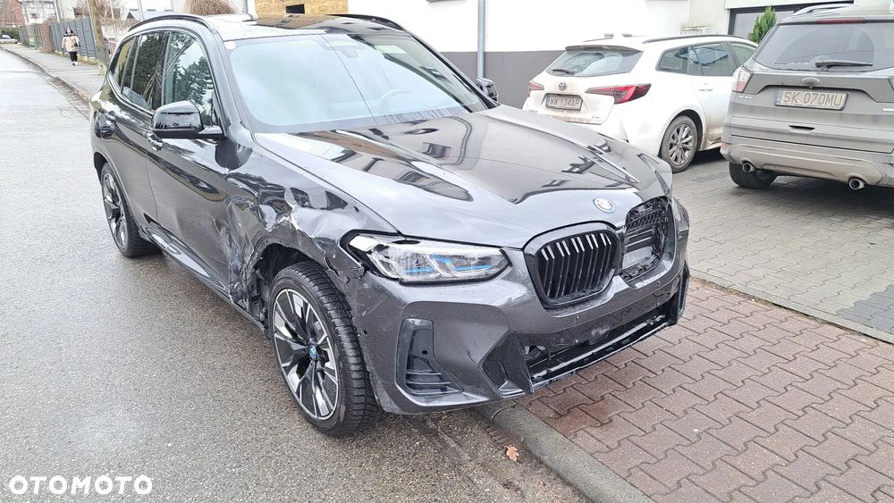 BMW iX3 ver-impressive - 11