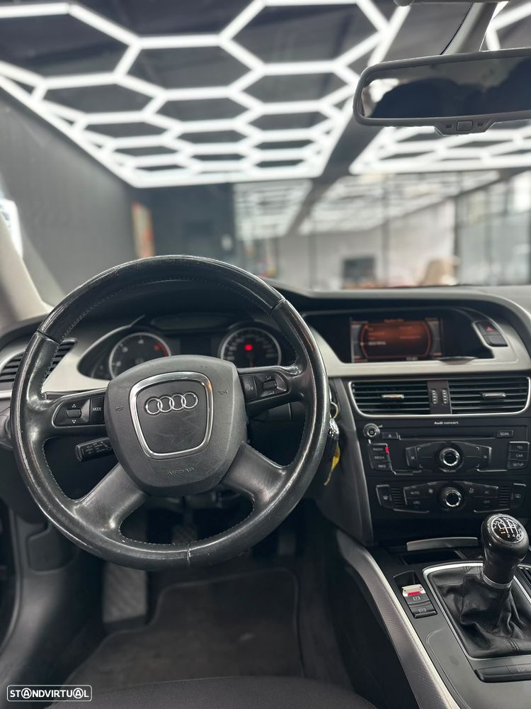 Audi A4 Avant 2.0 TDI Advance - 5