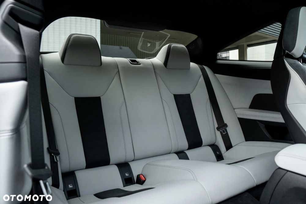 BMW M4 Competition M xDrive sport - 24