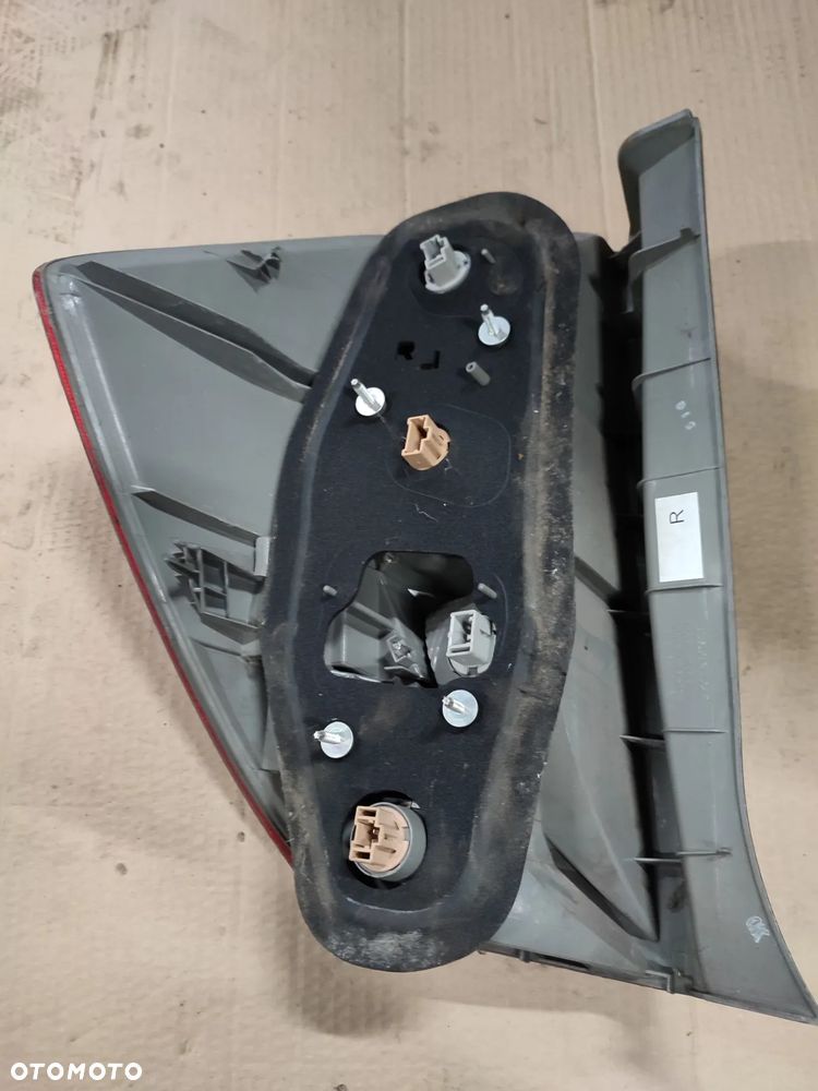 Honda FR-V lampa prawa tylna - 2