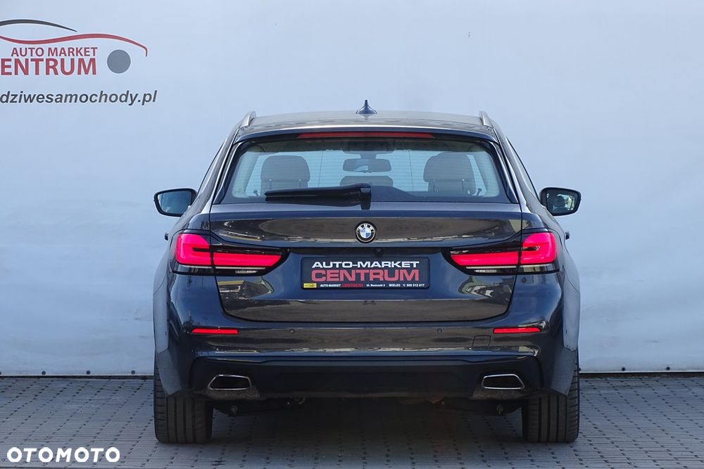 BMW Seria 5 530i Sport Line - 9