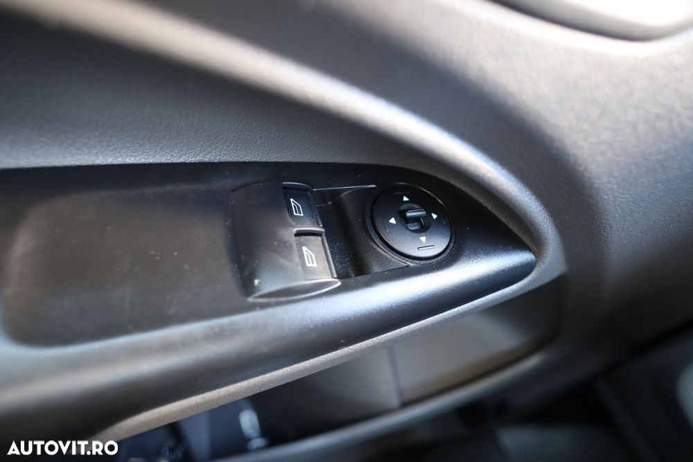 Ford Transit Connect - 20