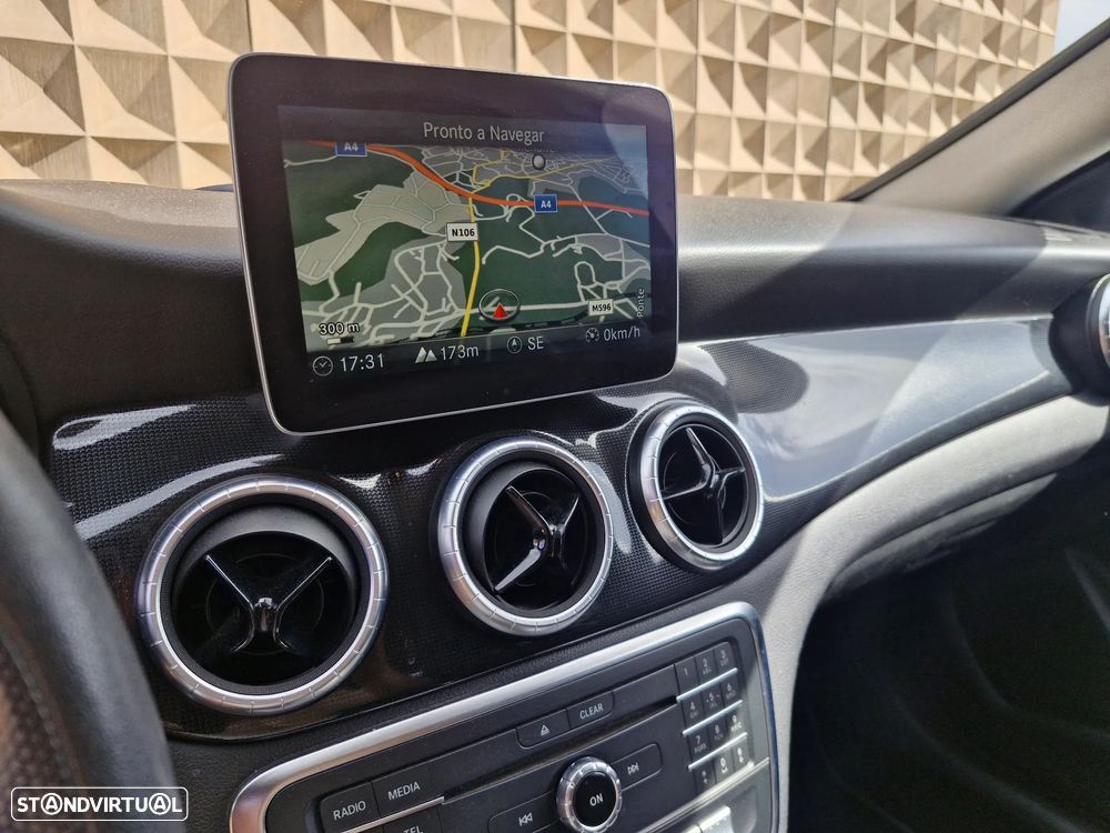 Mercedes-Benz CLA 200 d Shooting Brake Urban - 15