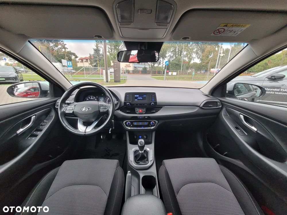 Hyundai i30 1.5 DPI Classic + - 8