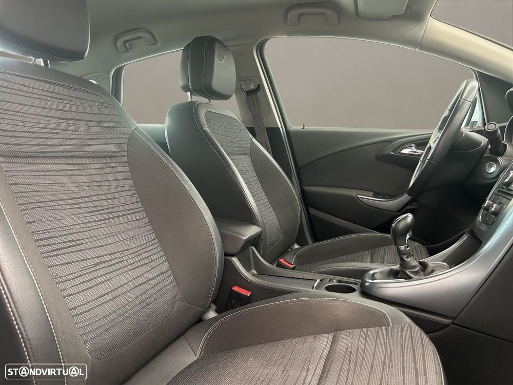 Opel Astra Sports Tourer - 14