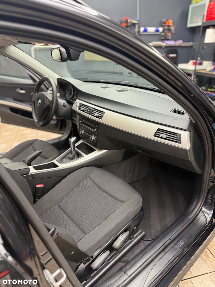 BMW Seria 3 320d - 26