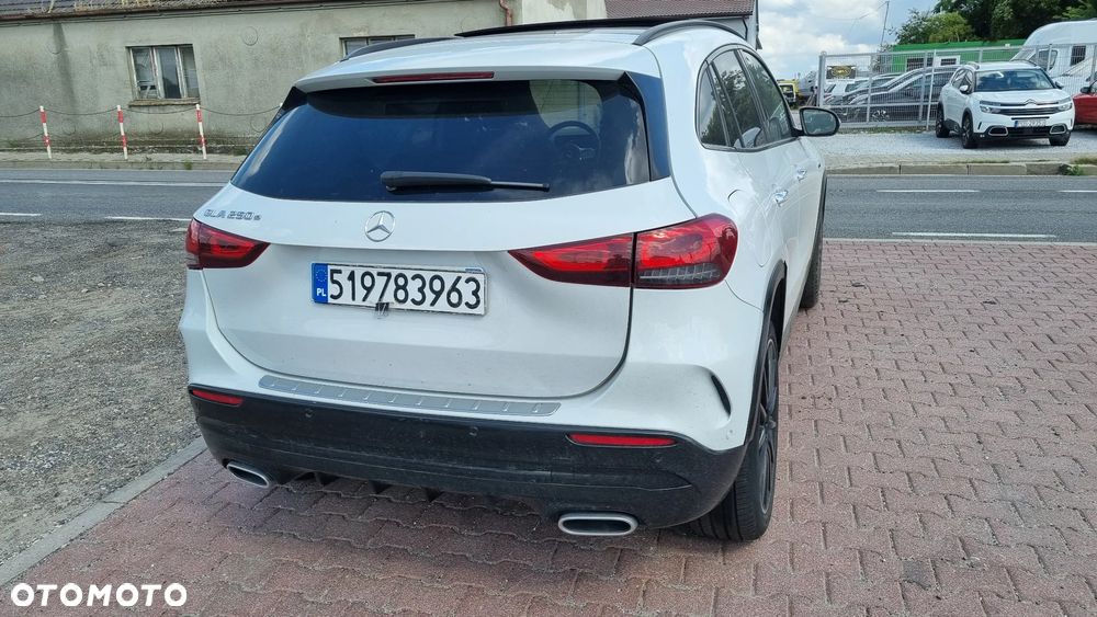 Mercedes-Benz GLA 250 e 8G-DCT AMG Line - 6