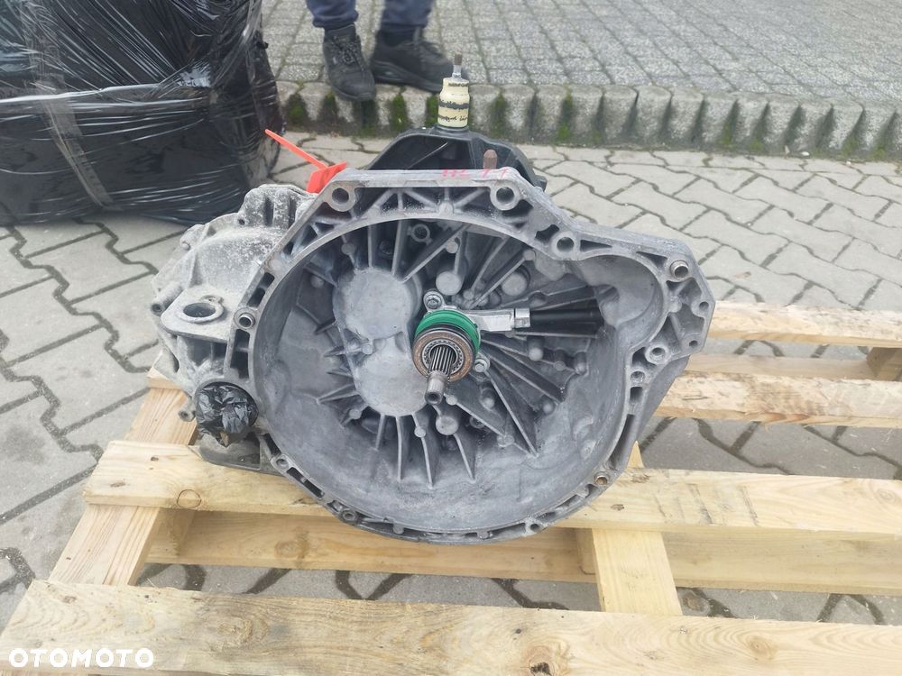 SKRZYNIA BIEGOW TRAFIC VIVARO PRIMASTAR 2.5 DCI LIFT PF6