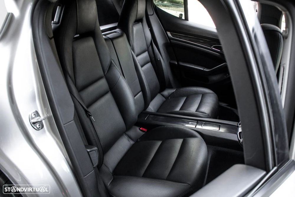 Porsche Panamera Platinum Edition - 36