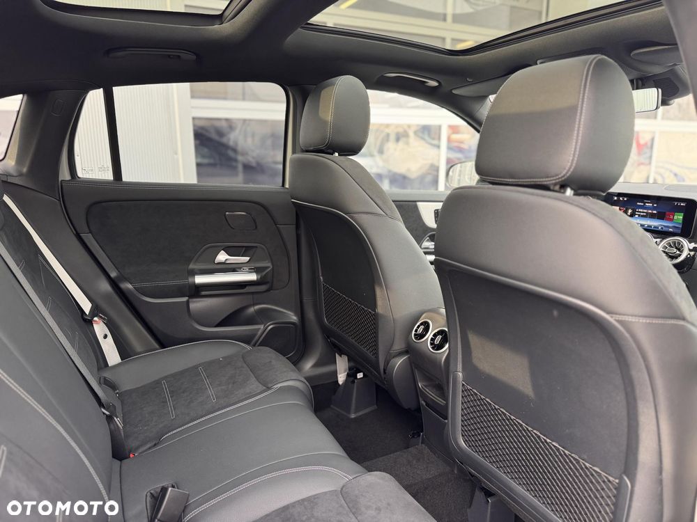 Mercedes-Benz GLA 220 mHEV 4-Matic AMG Line 8G-DCT - 18