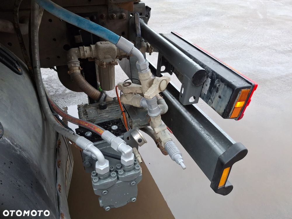 Mercedes-Benz Axor 1829 Zamiatarka FAUN Viajet 2010r EUnited PM10 Karcher Przebieg 76 Tyś KM Euro 5 - 10