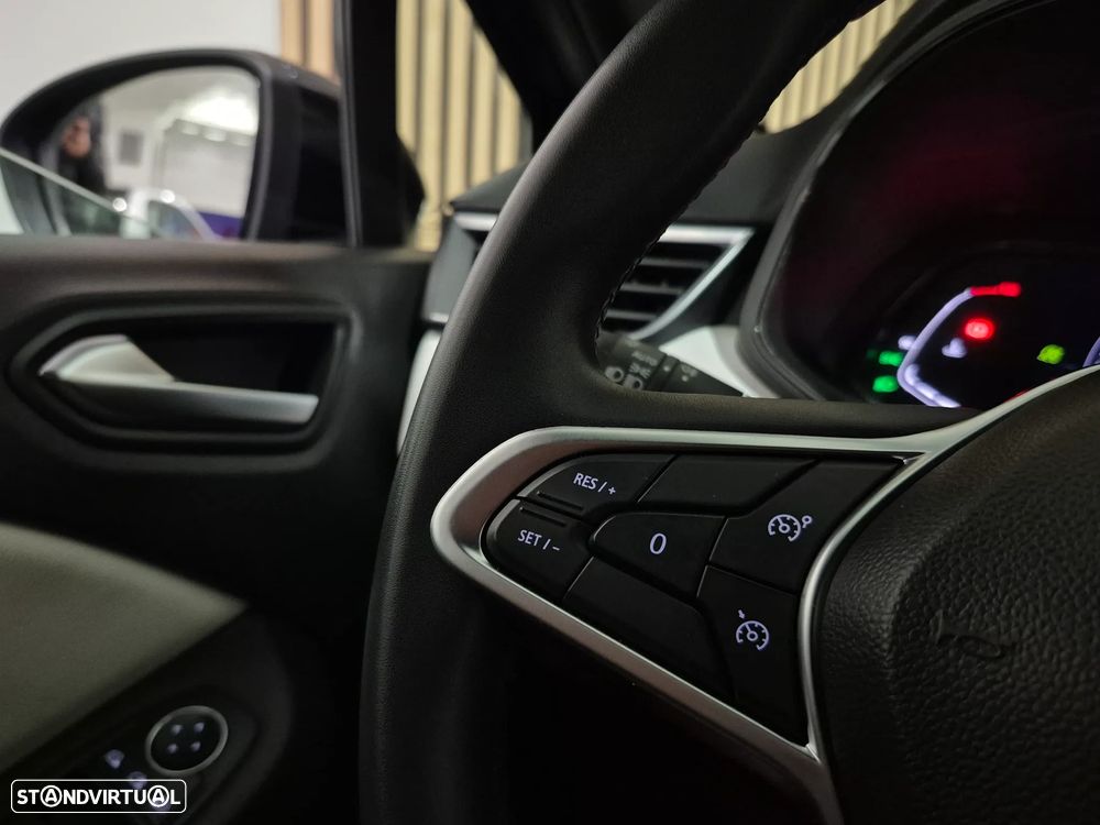 Renault Clio TCe 90 CVT EVOLUTION - 23