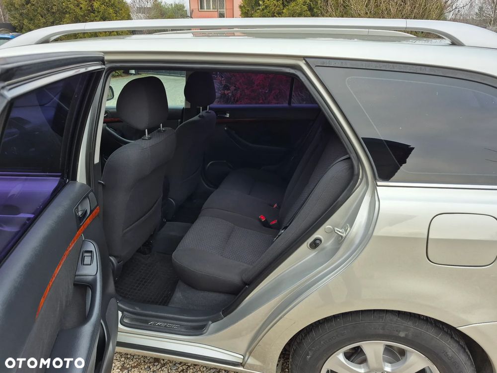 Toyota Avensis 1.8 VVT-i - 14