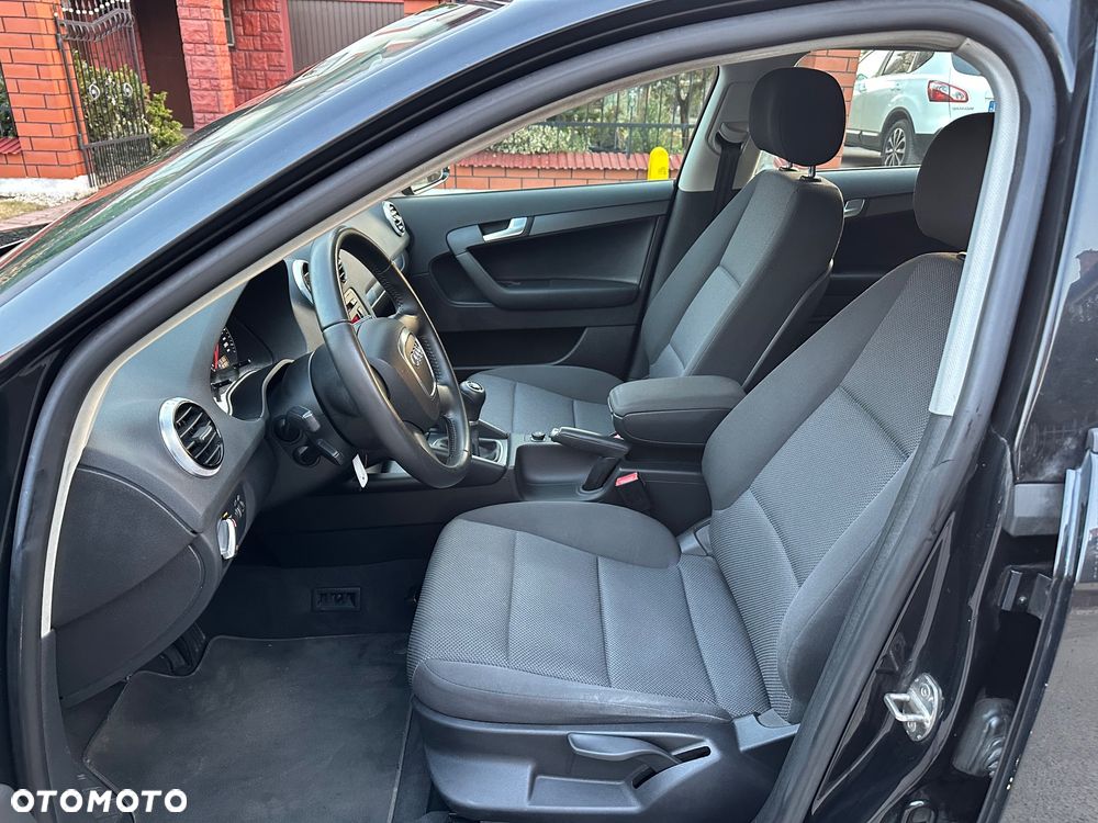 Audi A3 Sportback 1.6 TDI DPF Attraction - 17