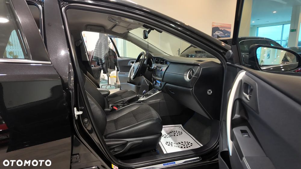Toyota Auris 1.8 HSD Luna - 36