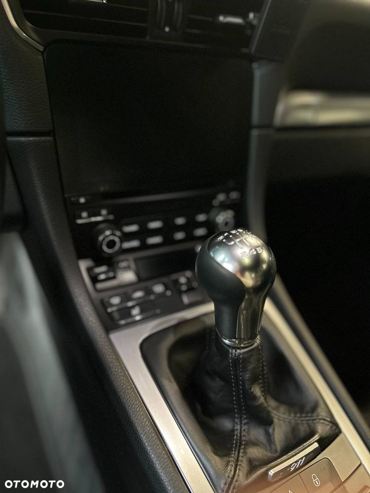 Porsche 911 Carrera - 9