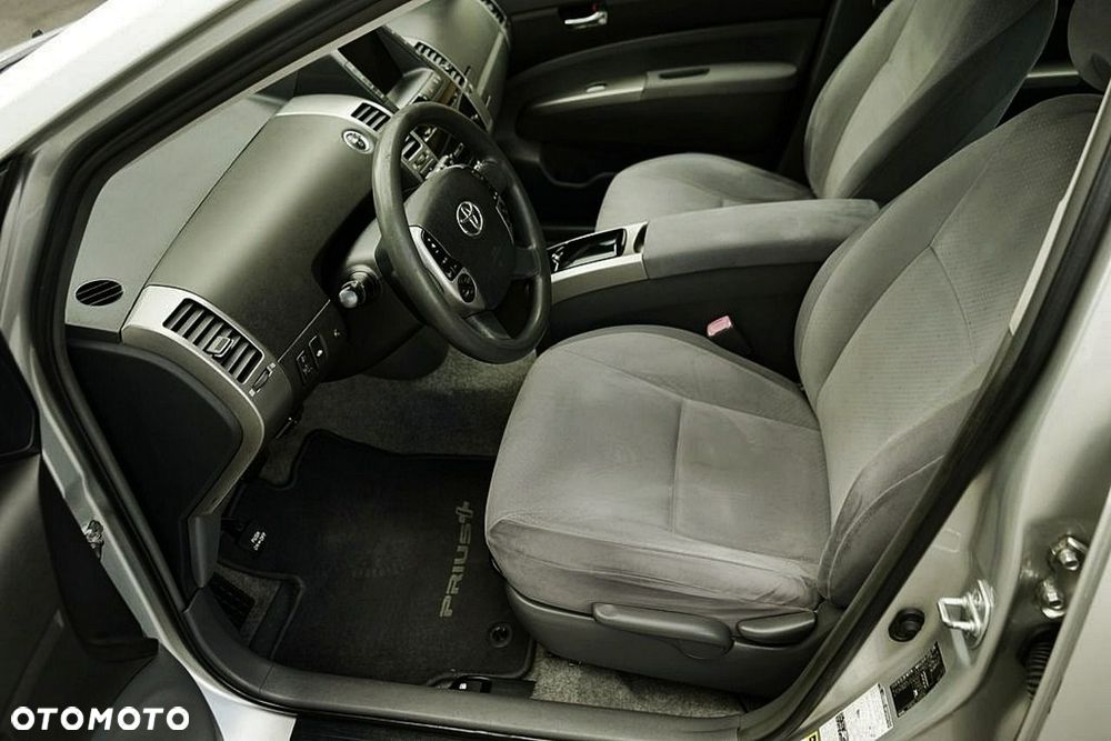 Toyota Prius - 17