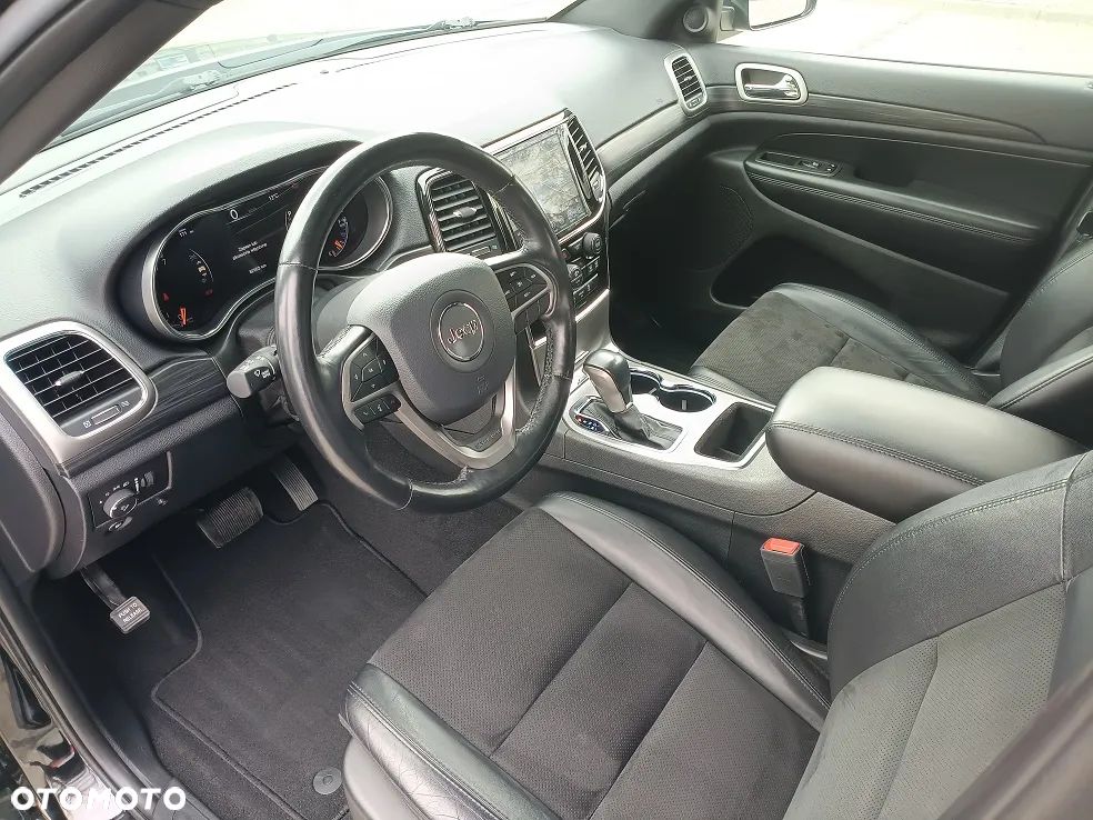 Jeep Grand Cherokee - 14
