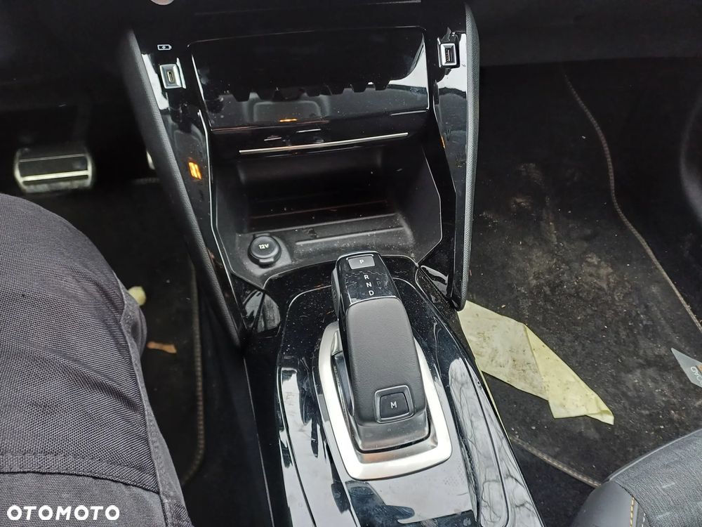 Peugeot 208 PureTech 100 EAT8 GT Pack - 15