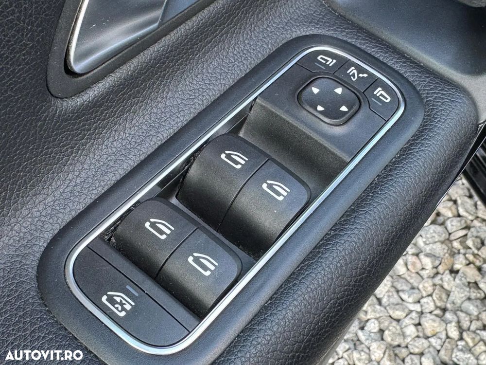 Mercedes-Benz A 180 d 7G-DCT AMG Line - 19