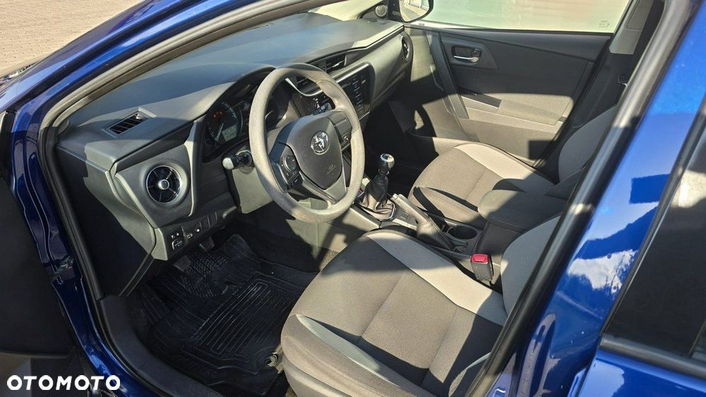 Toyota Auris - 15