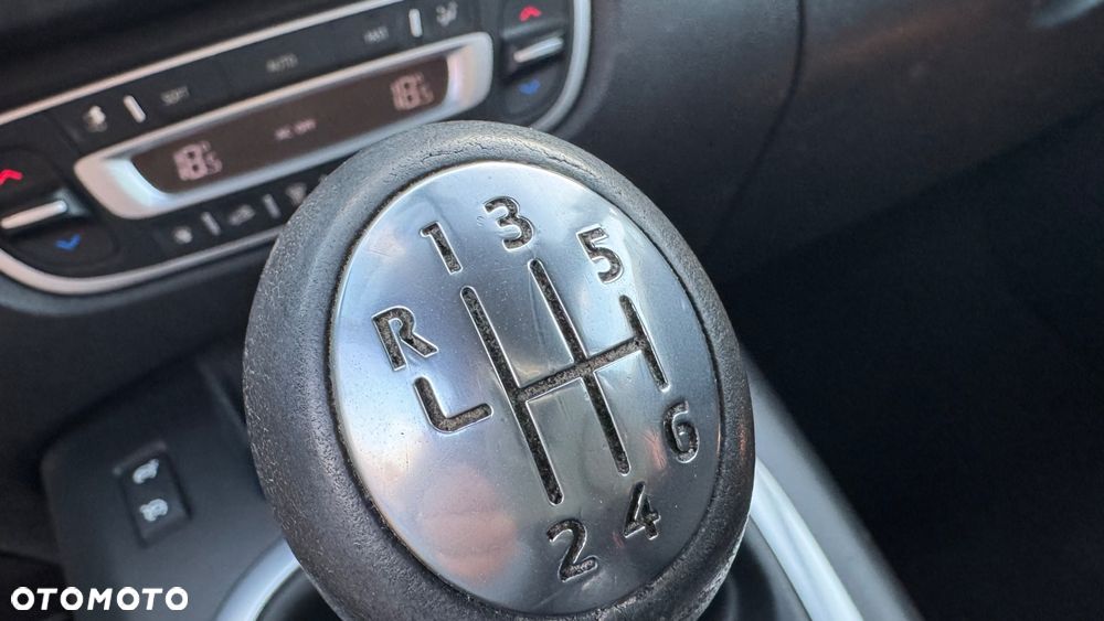 Renault Scenic 1.6 16V 110 Xmod Paris - 30