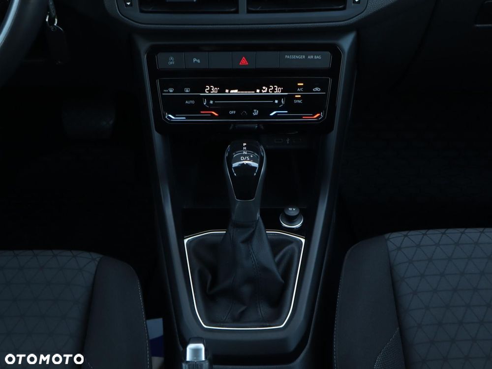 Volkswagen T-Cross 1.0 TSI Life DSG - 12