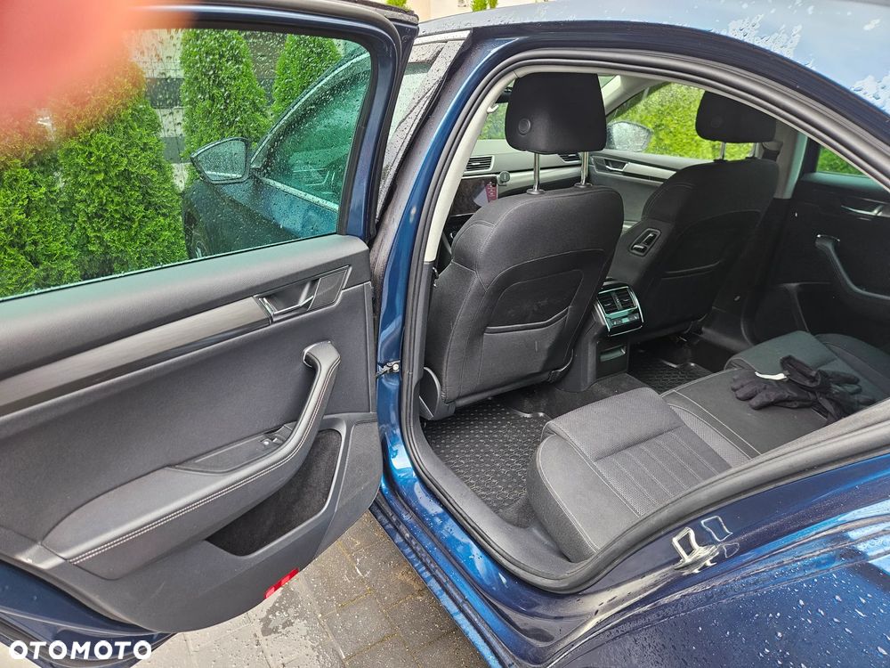 Skoda Superb 2.0 TDI SCR Ambition DSG - 18