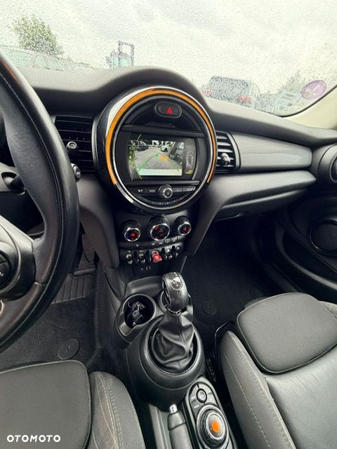 MINI Cooper Seven Chili - 15