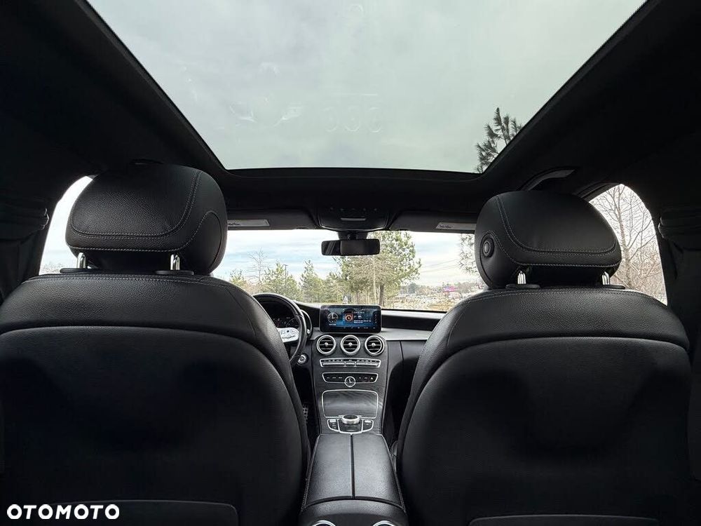 Mercedes-Benz Klasa C 300 4Matic 9G-TRONIC AMG Line - 23