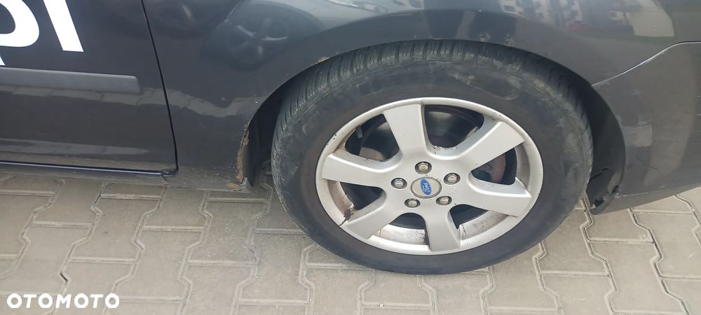 Ford Focus 1.8 Ghia - 8