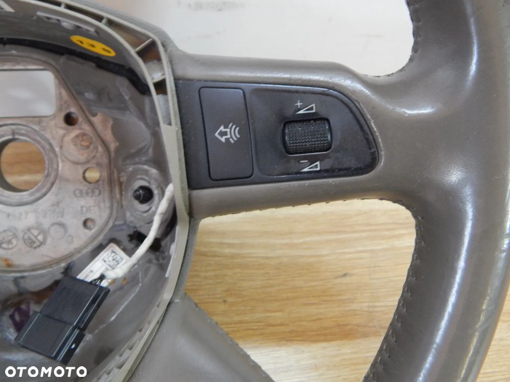 Kierownica skórzana multi AUDI A8 s8 D3 Q7 A6 c6 02-12 Łuków części - 2