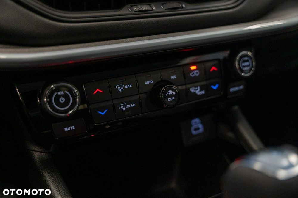 Jeep Compass 1.5 GSE T4 48V e-Hybrid Automatik Altitude - 17