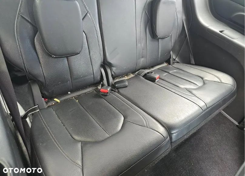 Chrysler Pacifica - 10