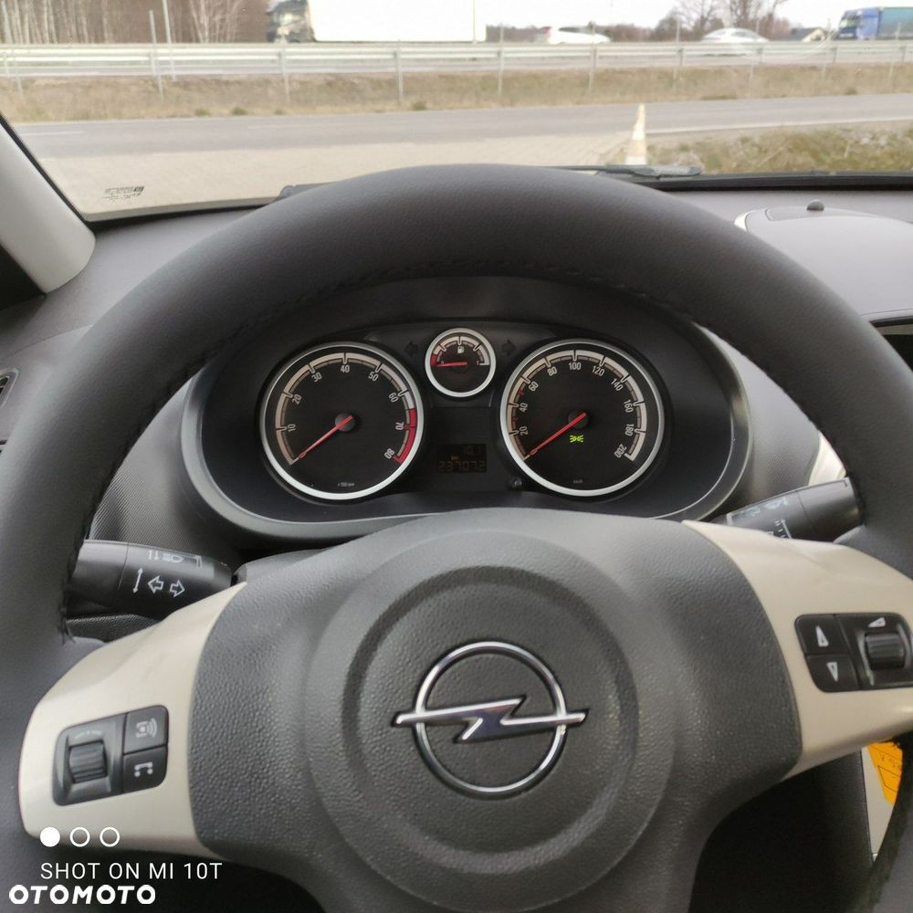 Opel Corsa - 16