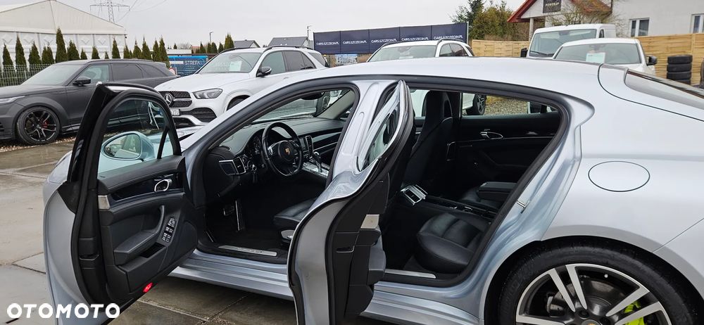 Porsche Panamera - 28